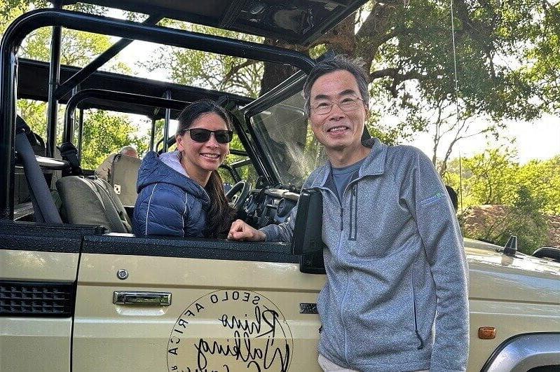 Dr. 约瑟夫·吴和他的妻子杰德参观南非克鲁格国家公园. (图片由博士提供. 约瑟夫·吴)